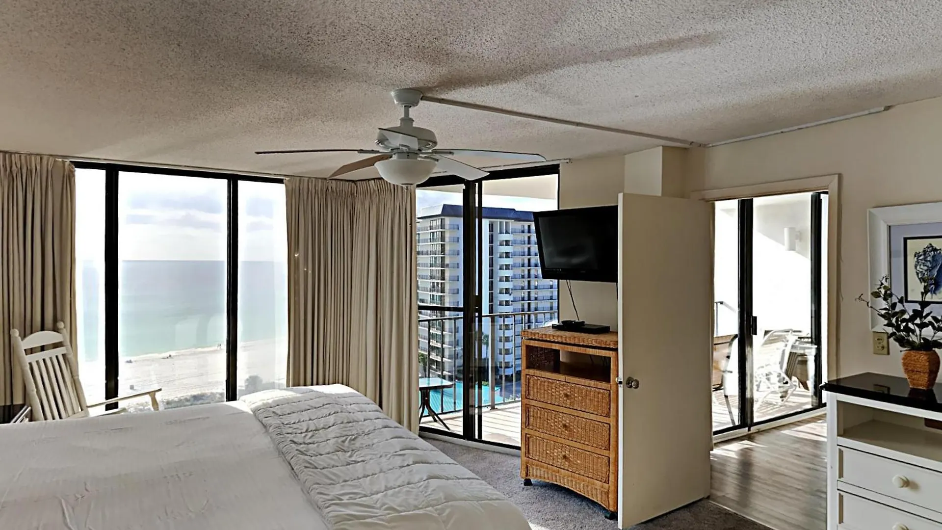 Edgewater Tower I 904 Apartment Panama City Beach